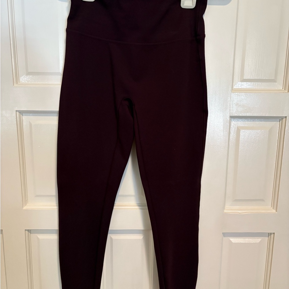 Women's Burgundy Spanx leggings never worn